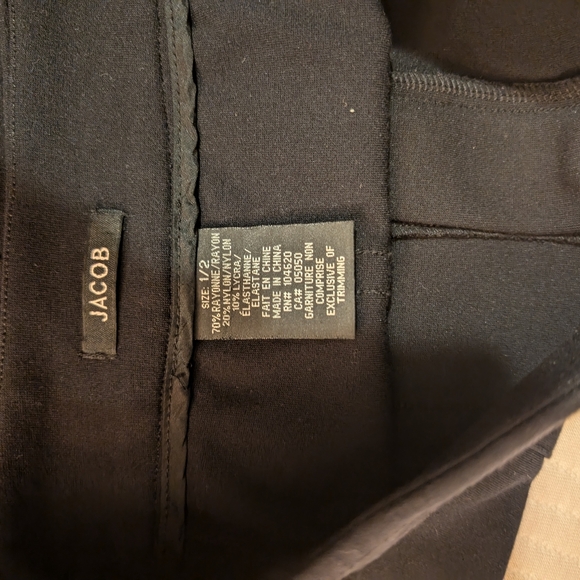 Black mini skirt - Picture 3 of 5